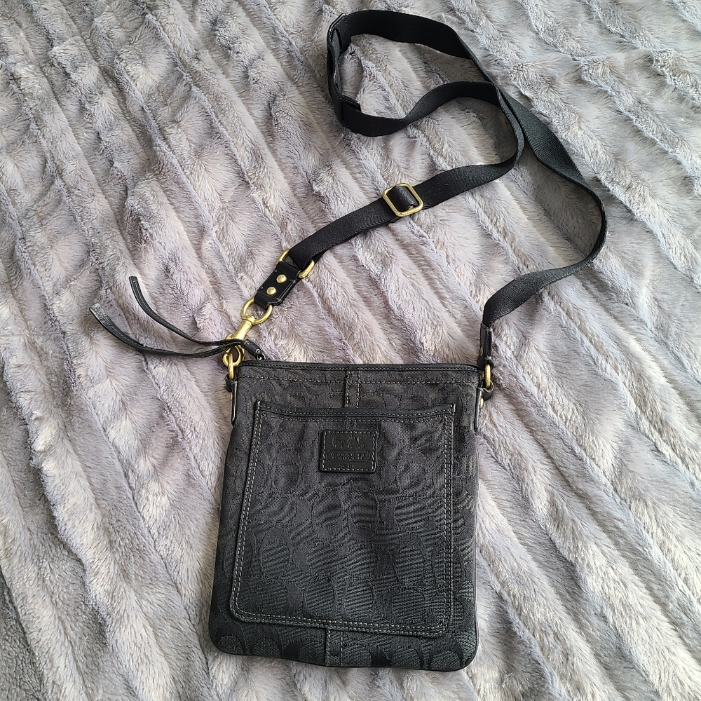 ❌️SOLD❌️ Coach Signature Crossbody Bag - Black - Picture 3 of 10